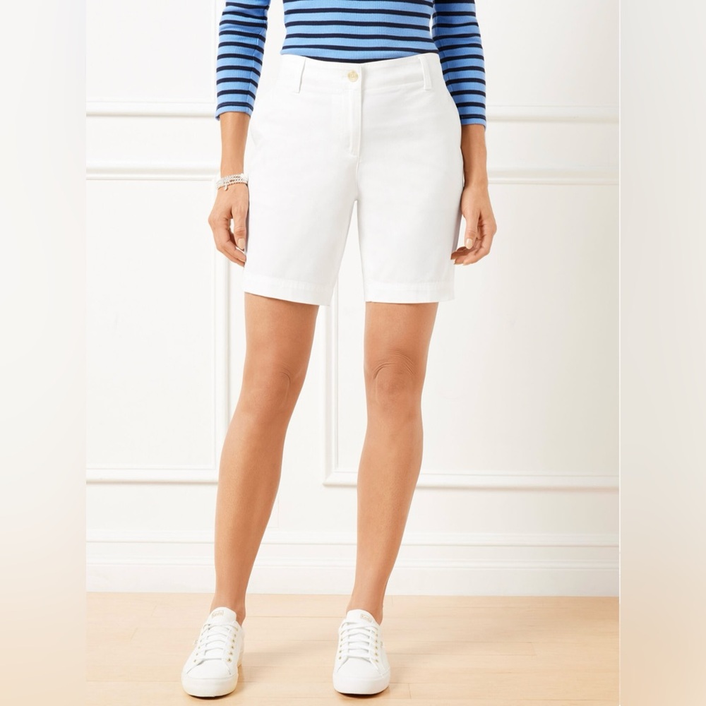 TALBOTS Petite White Relaxed Chino Shorts 6” Inseam | Size 8P